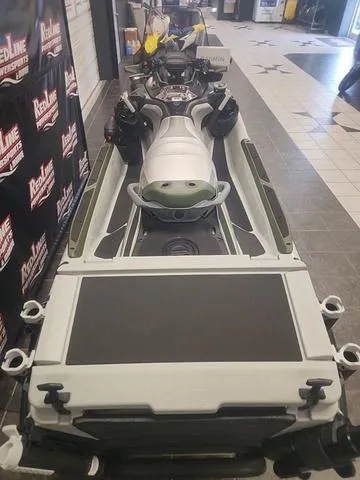 Slide: The Image of Sea-Doo FISH PRO 2025 - 4