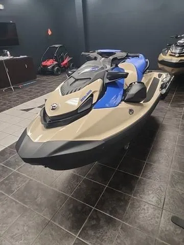 Slide: The Image of 2025 Sea-Doo Waverunner Wake™ 170 with BRP Premium Audio, displayed indoors. - 7