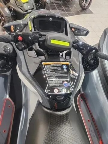Slide: The Image of Sea-Doo RXT-X 2025 - 3