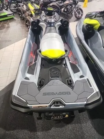 Slide: The Image of Sea-Doo RXT-X 2025 - 4