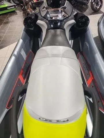 Slide: The Image of Sea-Doo RXT-X 2025 - 7