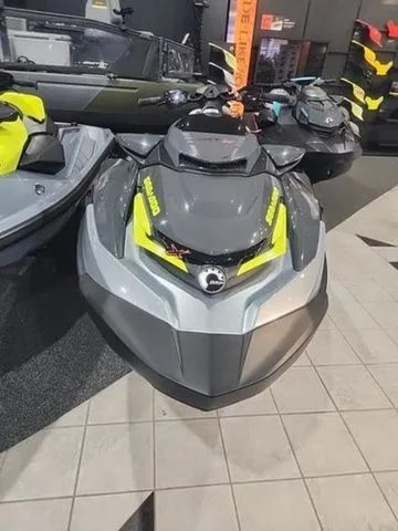 Slide: The Image of Sea-Doo RXT-X 2025 - 9