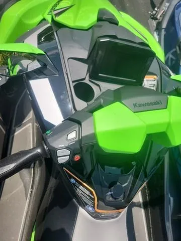 Slide: The Image of Kawasaki Ultra 310 2025 - 4