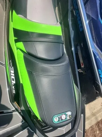 Slide: The Image of Kawasaki Ultra 310 2025 - 9