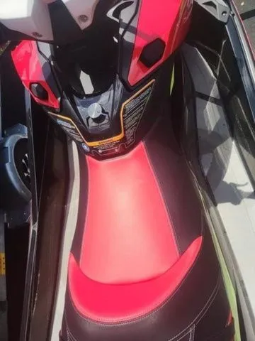 Slide: The Image of Kawasaki Ultra 310 2025 - 8