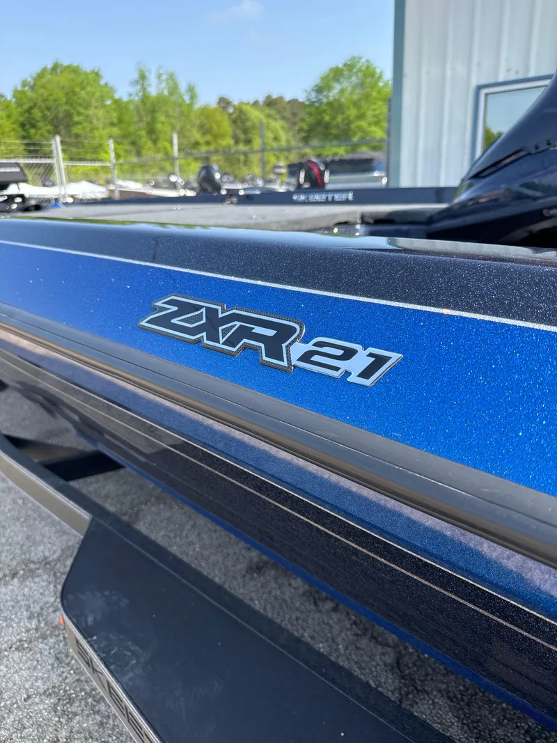 Slide: The Image of Skeeter ZXR21 2025 - 10