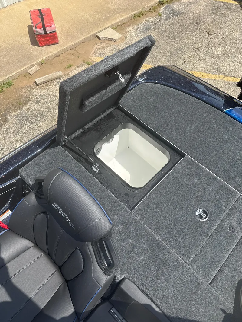 Slide: The Image of Skeeter ZXR21 2025 - 24