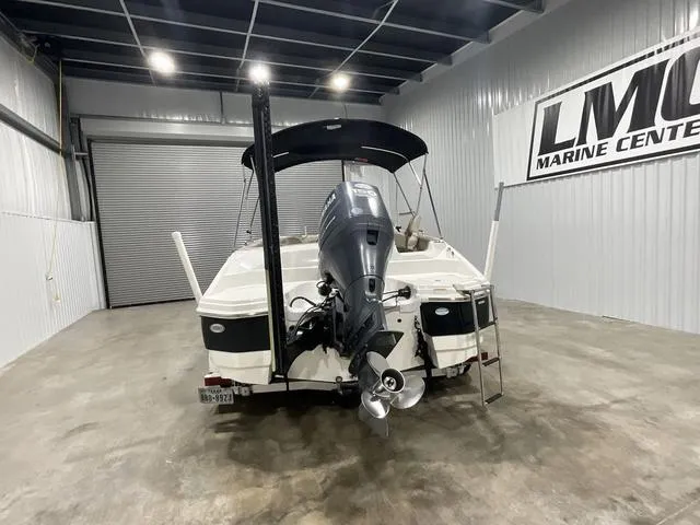 Slide: The Image of NauticStar 203 DC 2018 - 5