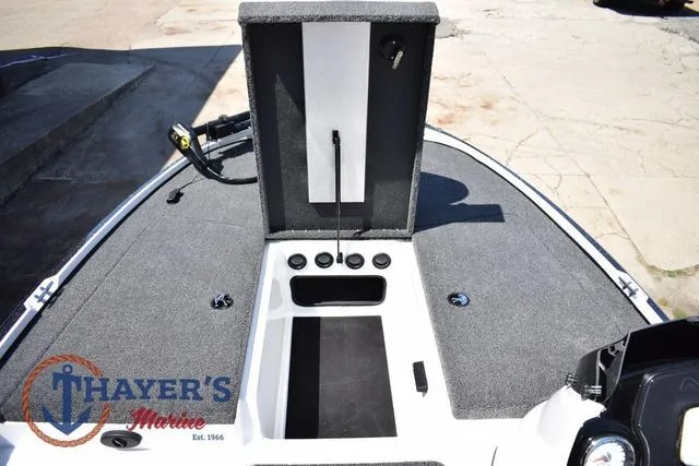 Slide: The Image of Nitro Z17 2025 - 25