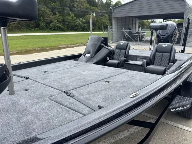 Slide: The Image of Phoenix Bass Boat 921 ELITE 2025 - 11