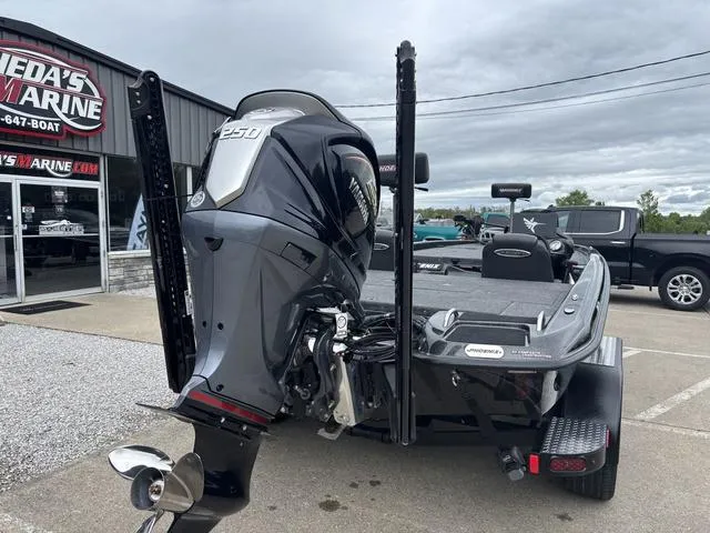 Slide: The Image of Phoenix Bass Boat 921 ELITE 2025 - 2