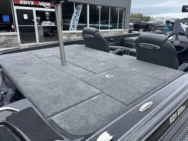 Slide: The Image of Phoenix Bass Boat 921 ELITE 2025 - 4
