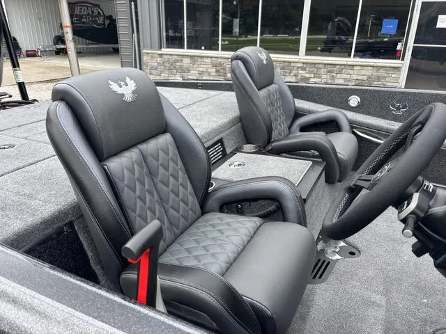 Slide: The Image of Phoenix Bass Boat 921 ELITE 2025 - 6