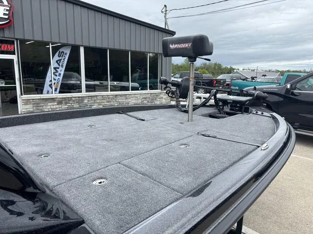 Slide: The Image of Phoenix Bass Boat 921 ELITE 2025 - 7