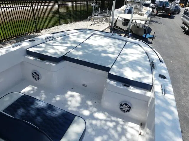 Slide: The Image of Twin Vee 22 Bay Cat 2026 - 11