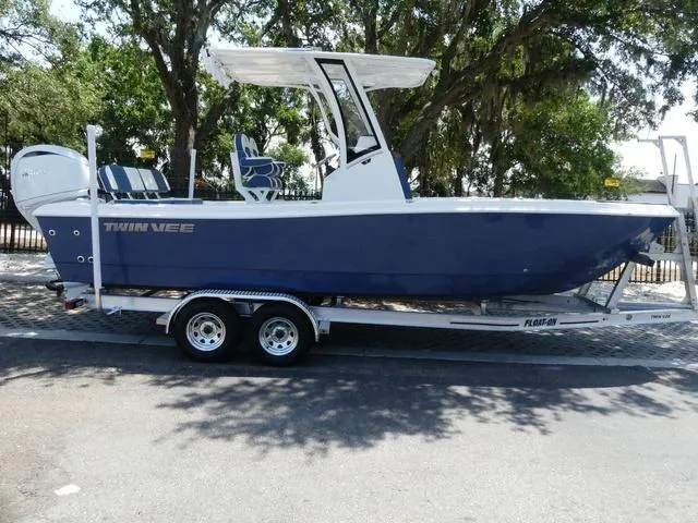 Slide: The Image of Twin Vee 22 Bay Cat 2026 - 3