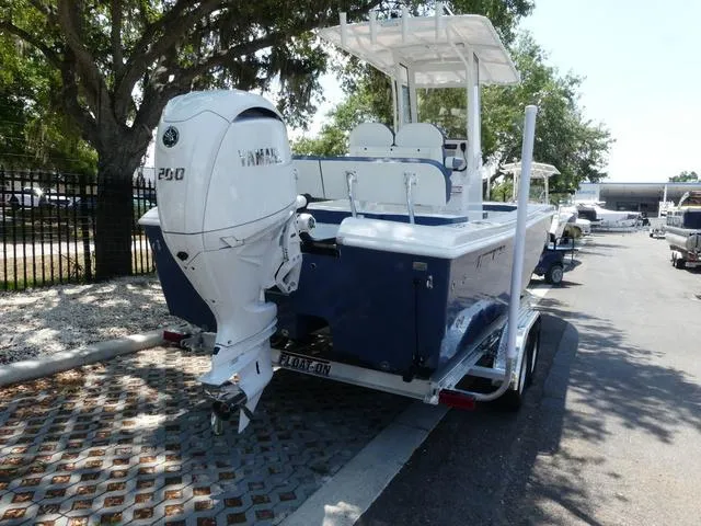 Slide: The Image of Twin Vee 22 Bay Cat 2026 - 4