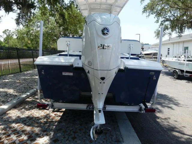 Slide: The Image of Twin Vee 22 Bay Cat 2026 - 5