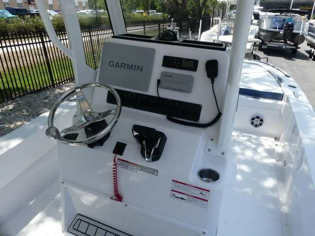 Slide: The Image of Twin Vee 22 Bay Cat 2026 - 6