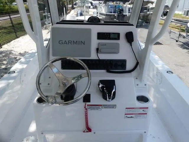 Slide: The Image of Twin Vee 22 Bay Cat 2026 - 8