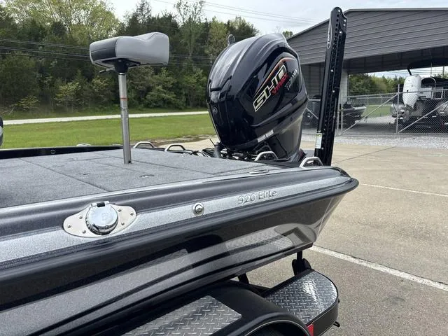 Slide: The Image of Phoenix Bass Boat 920 Elite 2025 - 13