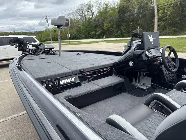 Slide: The Image of Phoenix Bass Boat 920 Elite 2025 - 14