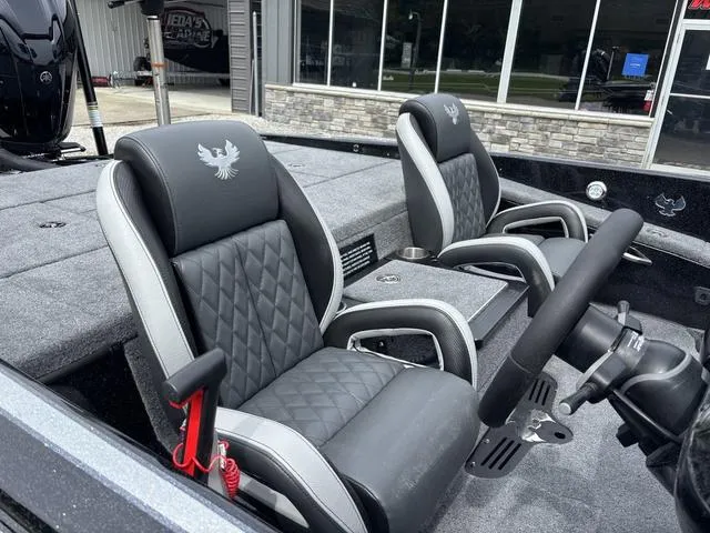 Slide: The Image of Phoenix Bass Boat 920 Elite 2025 - 6