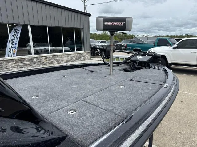 Slide: The Image of Phoenix Bass Boat 920 Elite 2025 - 7