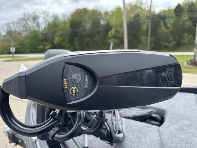 Slide: The Image of Phoenix Bass Boat 920 Elite 2025 - 9