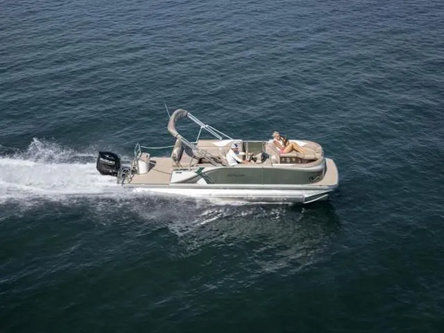 Slide: The Image of Tahoe Sport Cruise 17 FT 2025 - 3