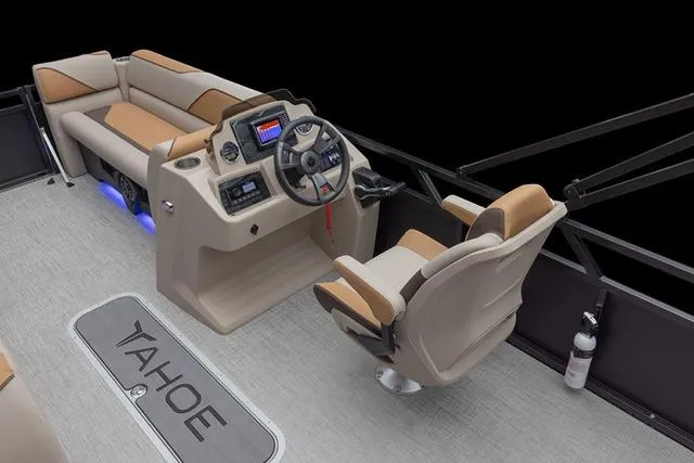 Slide: The Image of Tahoe Sport Cruise 17 FT 2025 - 6