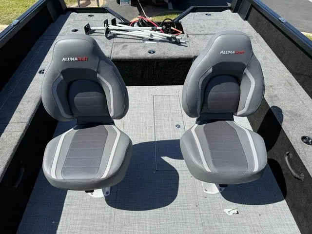 Slide: The Image of Alumacraft Competitor 205X Sport 2025 - 13