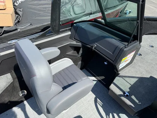 Slide: The Image of Alumacraft Competitor 205X Sport 2025 - 14