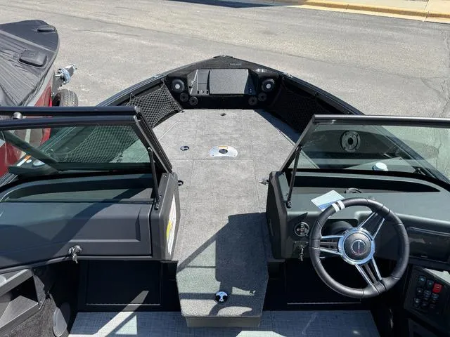 Slide: The Image of Alumacraft Competitor 205X Sport 2025 - 22