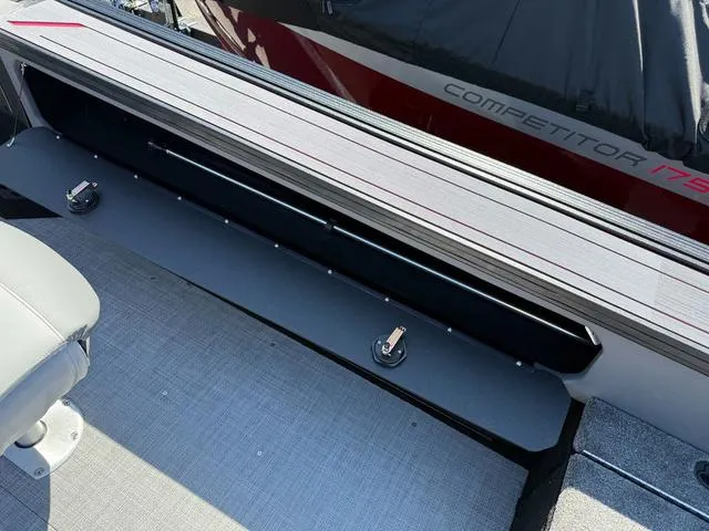 Slide: The Image of Alumacraft Trophy 205X Sport 2025 - 13