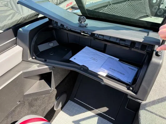 Slide: The Image of Alumacraft Trophy 205X Sport 2025 - 19