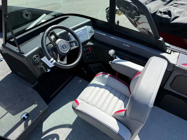 Slide: The Image of Alumacraft Trophy 205X Sport 2025 - 20