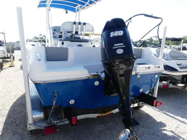 Slide: The Image of Key Largo 210 LX WI 2017 - 3