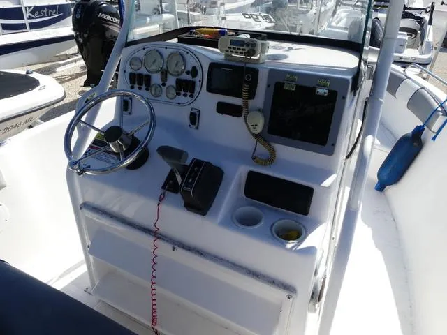 Slide: The Image of Key Largo 210 LX WI 2017 - 5