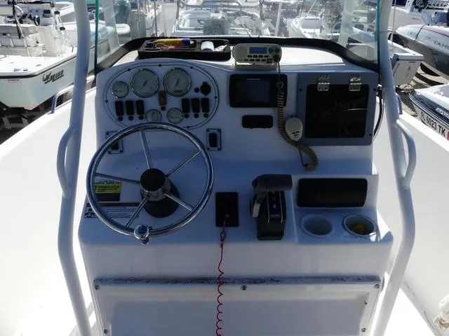 Slide: The Image of Key Largo 210 LX WI 2017 - 6