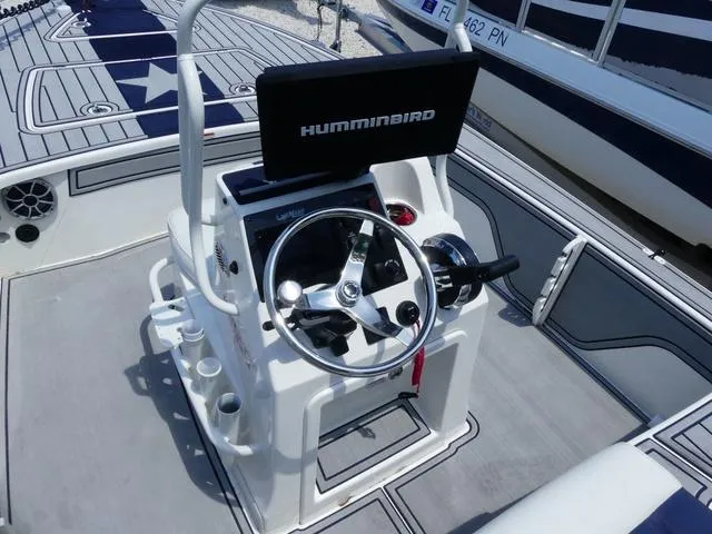 Slide: The Image of Mako 18 Pro Skiff Patriot Edition 2025 - 10