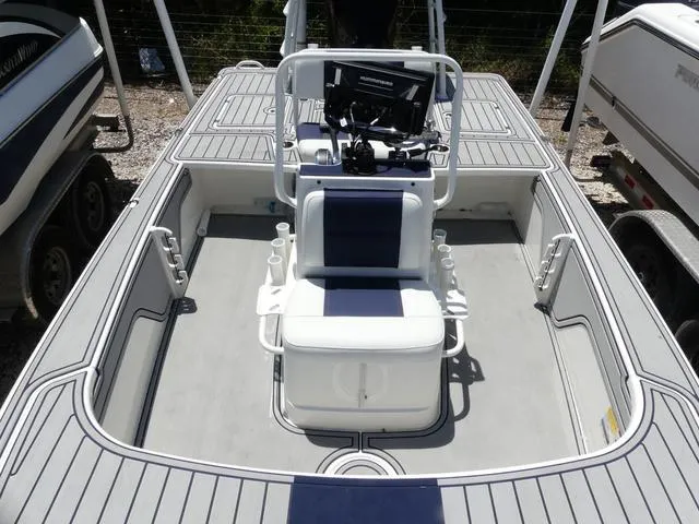 Slide: The Image of Mako 18 Pro Skiff Patriot Edition 2025 - 15