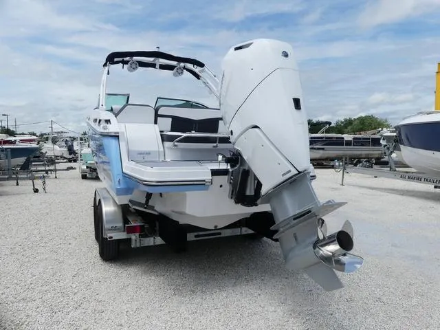 Slide: The Image of Monterey 255SS 2025 - 6