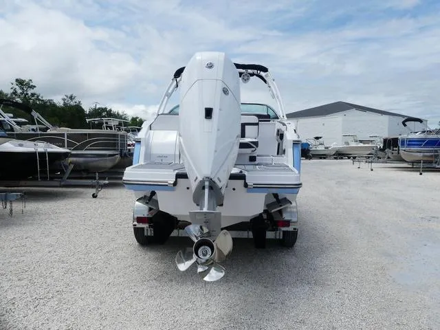 Slide: The Image of Monterey 255SS 2025 - 8