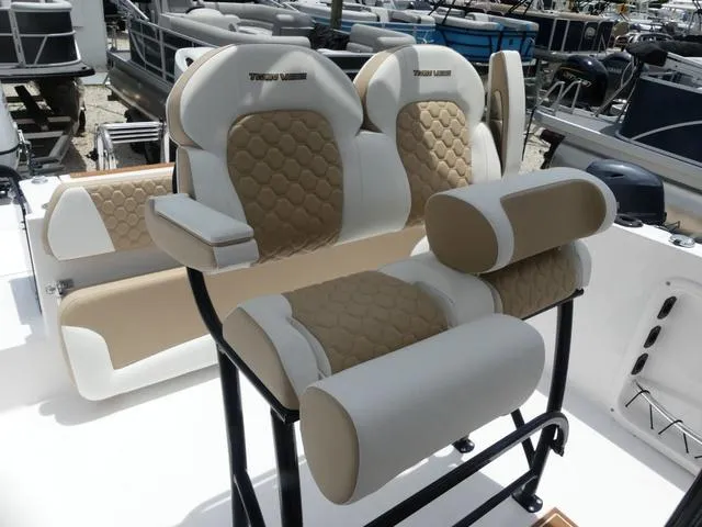 Slide: The Image of Twin Vee 240 GFX 2026 - 10