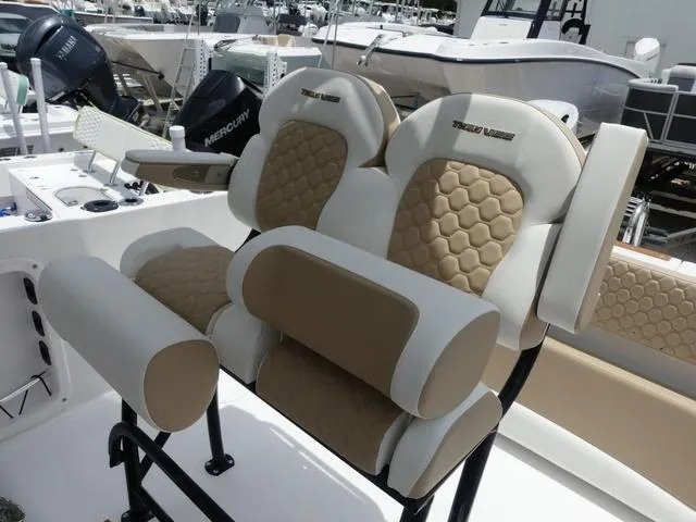 Slide: The Image of Twin Vee 240 GFX 2026 - 14