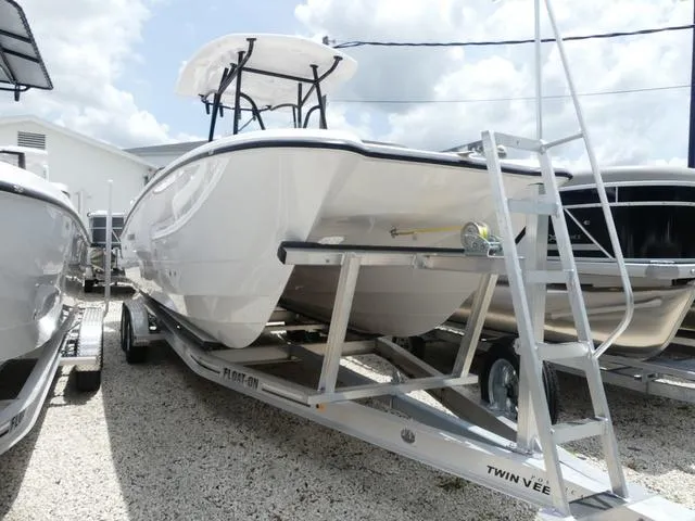 Slide: The Image of Twin Vee 240 GFX 2026 - 3