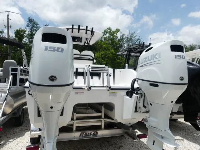 Slide: The Image of Twin Vee 240 GFX 2026 - 4