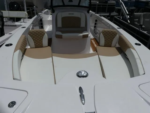 Slide: The Image of Twin Vee 240 GFX 2026 - 5