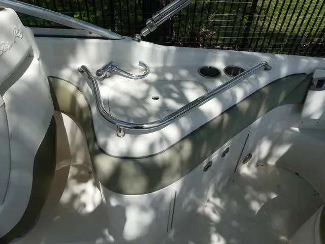 Slide: The Image of Sea Ray 240 Sundancer 2007 - 10